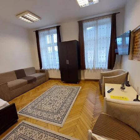 主廣場多樣公寓 Braşov Exterior photo