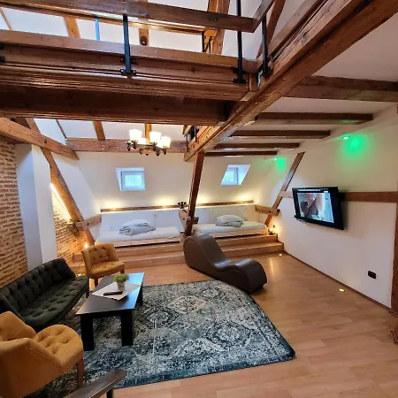 主廣場多樣公寓 Braşov Exterior photo