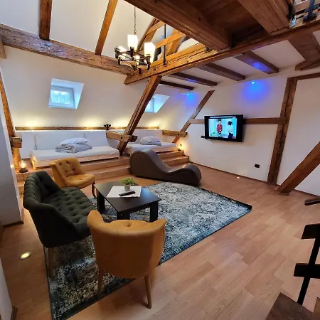 主廣場多樣公寓 Braşov Exterior photo