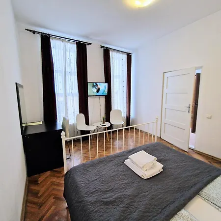 主廣場多樣公寓 Braşov Exterior photo
