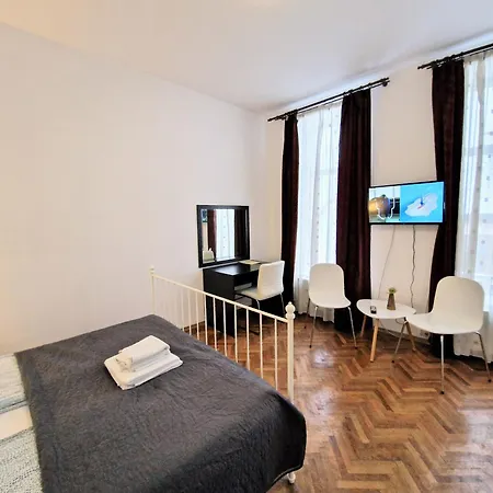 主廣場多樣公寓 Braşov Exterior photo