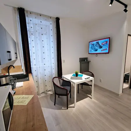 主廣場多樣公寓 Braşov Exterior photo