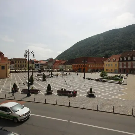 主廣場多樣公寓 Braşov Exterior photo