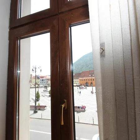 主廣場多樣公寓 Braşov Exterior photo