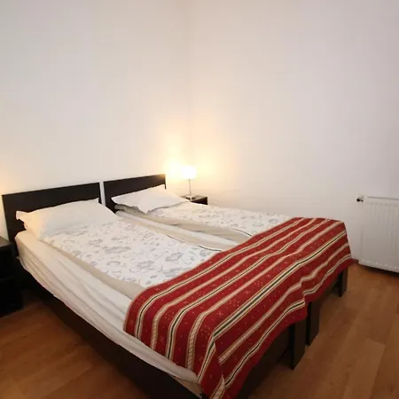 主廣場多樣公寓 Braşov Exterior photo