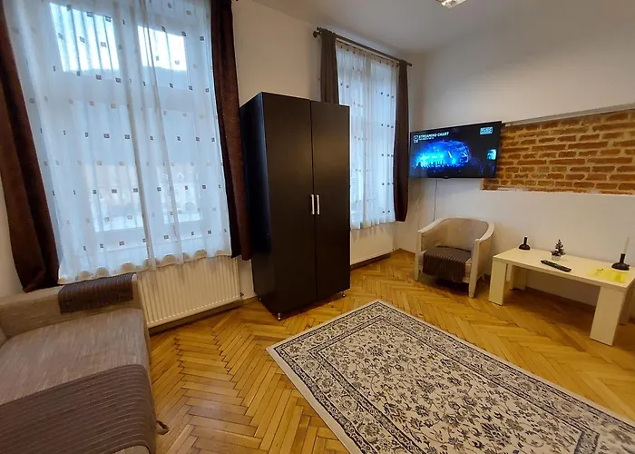 Main Square Apartments & More