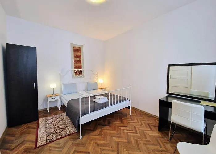 Main Square Apartments & More