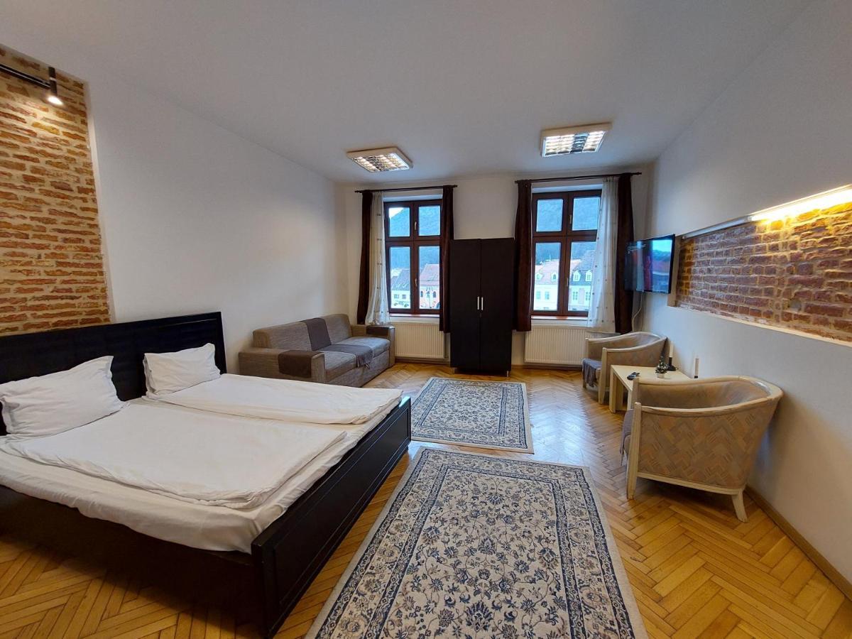 Main Square & Apartment Brasov