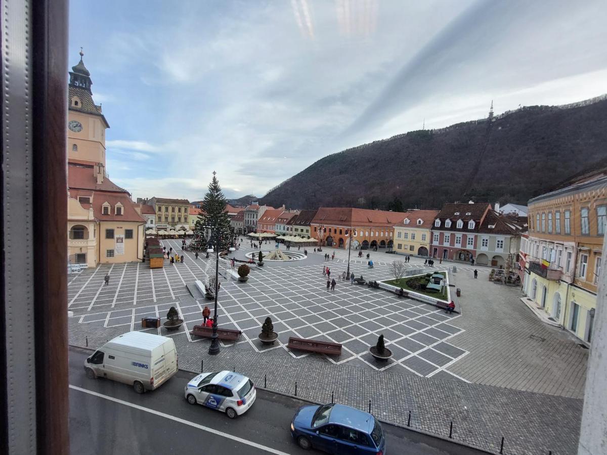 Main Square & Braşov