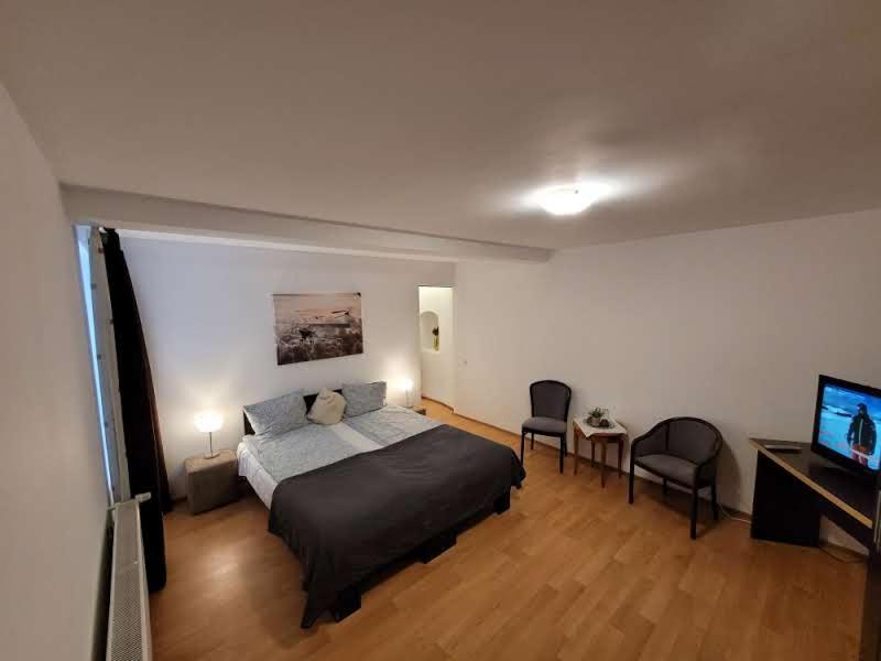 Main Square & Apartment Brasov