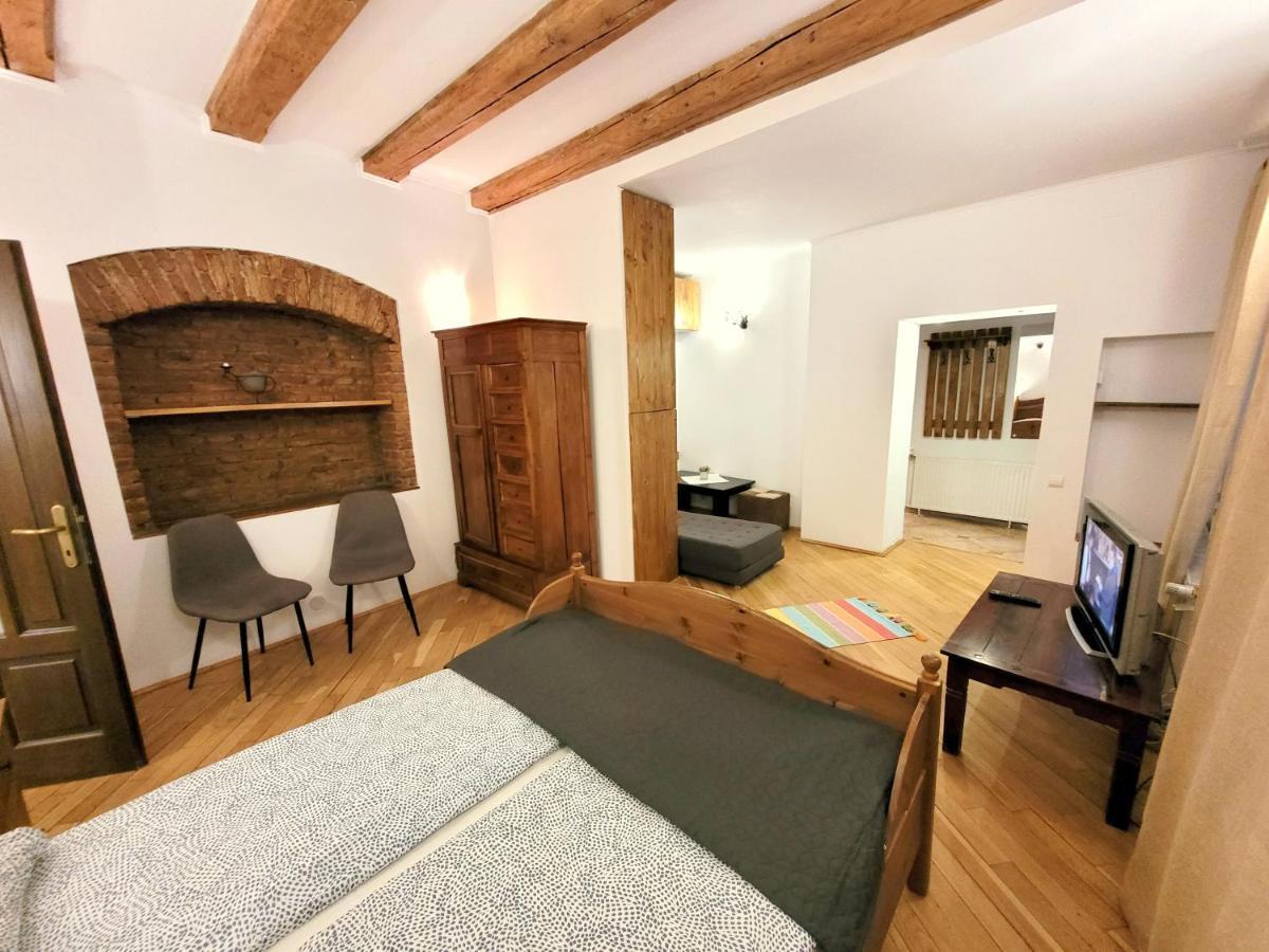 Apartment Main Square &