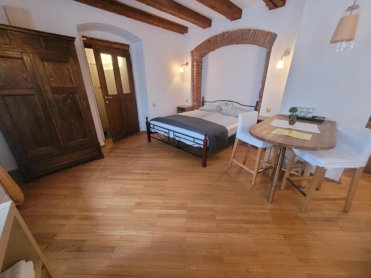 Main Square & Apartment Brasov