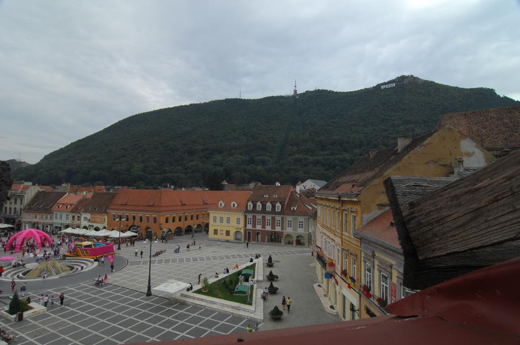 Main Square & Braşov