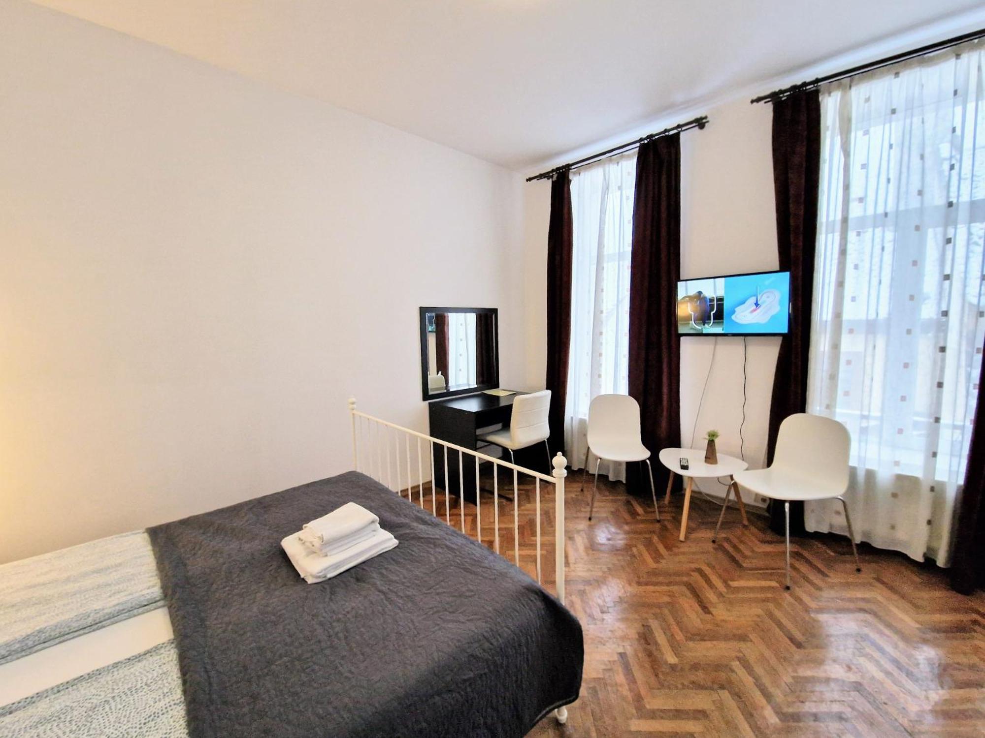 Main Square & Apartment Brasov