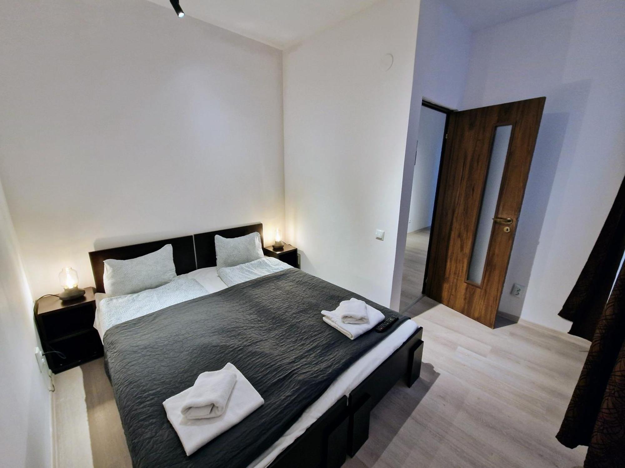 Main Square & Apartment Brasov