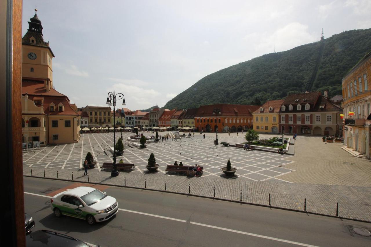 Main Square & Braşov